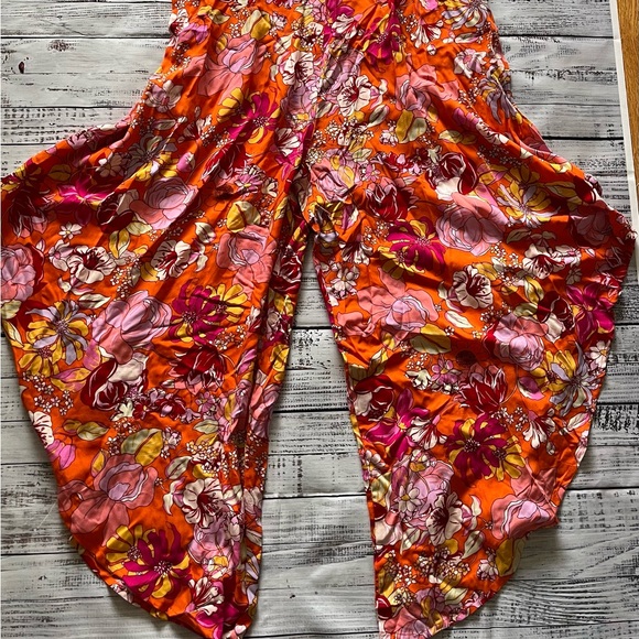 Vince Camuto Women's Orange Floral flowy boho hippie Sleeveless jumpsuit small - Picture 6 of 9